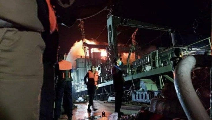 Incendio a bordo, affonda la più grande nave militare iraniana