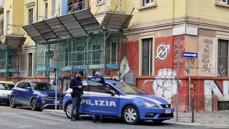 Incendio in un minimarket di via Gola: dipendente accende la luce e viene investito dalle fiamme. Ricoverato con ustioni gravi