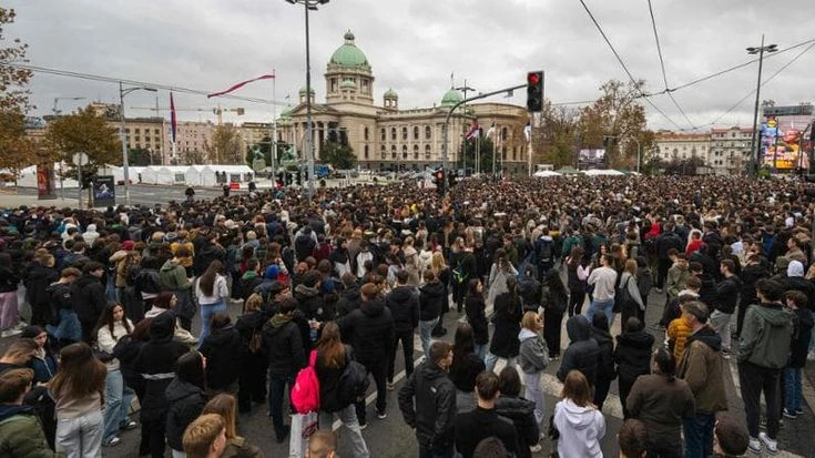 Belgrado, sì a legge pro Trump, Kushner trasformerà in hotel di lusso caserma distrutta dalla Nato