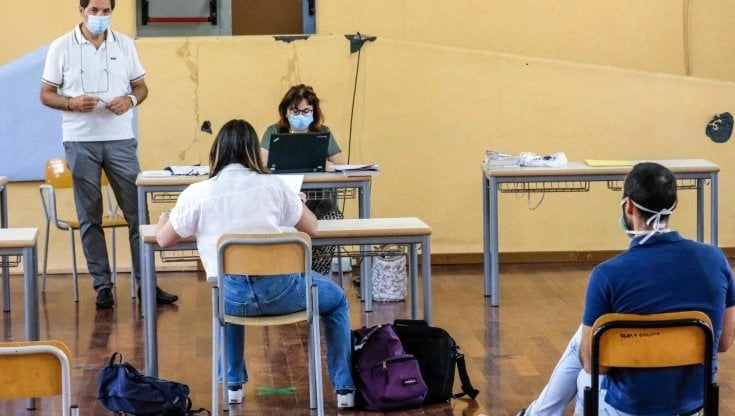 Scuola, dopo il tutti-promossi del 2020, si torna a bocciare