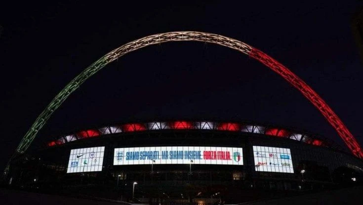 Europei, tifosi fuori controllo: la Uefa apre un procedimento contro l'Inghilterra