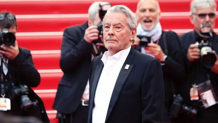 Alain Delon, sequestrate 72 armi nella sua dimora nel Loiret