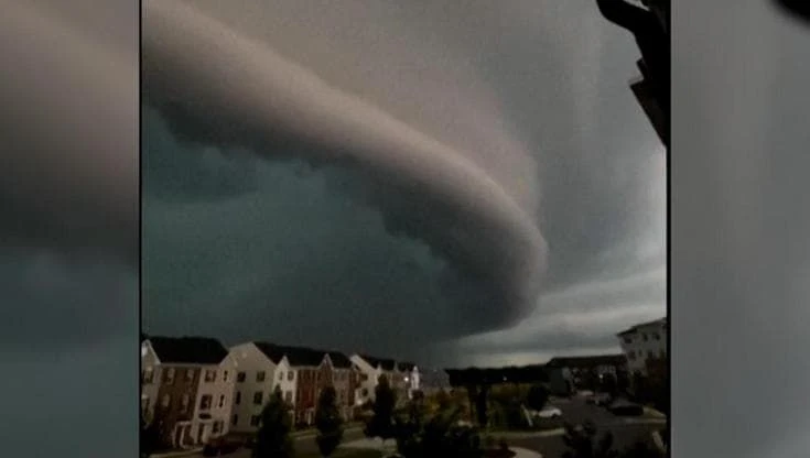 Maryland, gli attimi prima della tempesta: nel cielo una massa impressionante di 