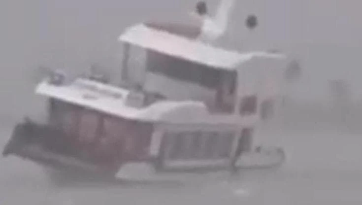 Vietnam, naufragio di un battello turistico nella baia Ha Long. Decine i morti