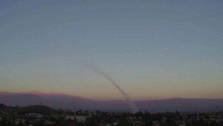 Il sistema Iron Dome di Israele intercetta i razzi lanciati dal Libano