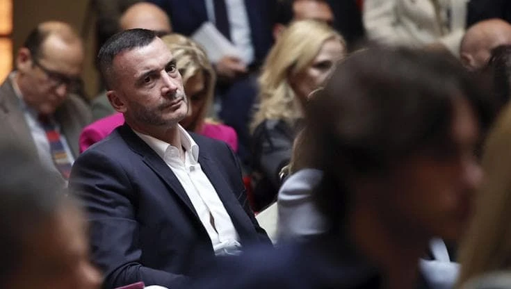 Rocco Casalino sconfitto nella sua Ceglie Messapica: il buen retiro di Giorgia Meloni resta a FdI
