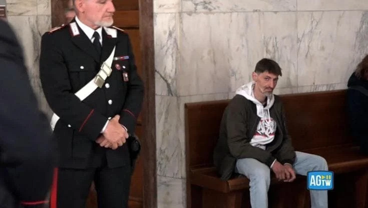 Omicidio Rogoredo, l'arrivo di Cinturrino al tribunale di Milano per l'incidente probatorio
