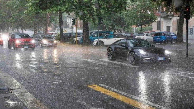 Previsioni meteo, settimana con temporali anche forti e calo delle temperature