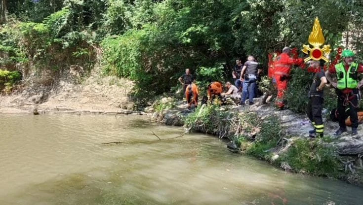 Ragazzino di 14 anni annega nel torrente Crostolo nel Reggiano