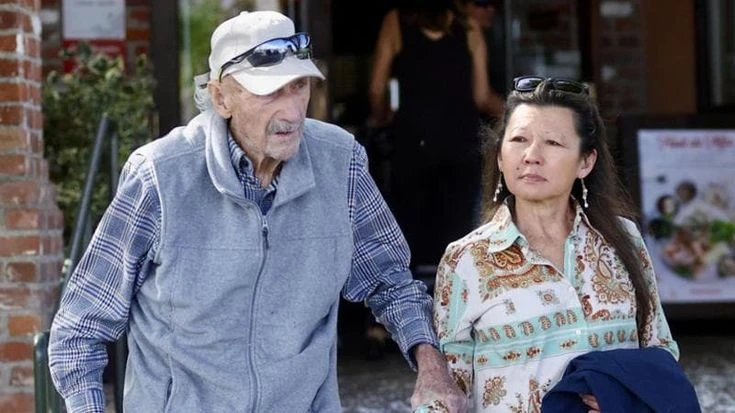 Gene Hackman, prima della morte la moglie faceva ricerche su internet sui sintomi del Covid