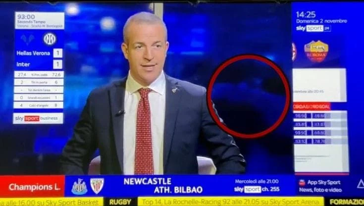 Verona-Inter: gol nerazzurro all'ultimo minuto, gli stagisti esultano in diretta tv. Allontanati