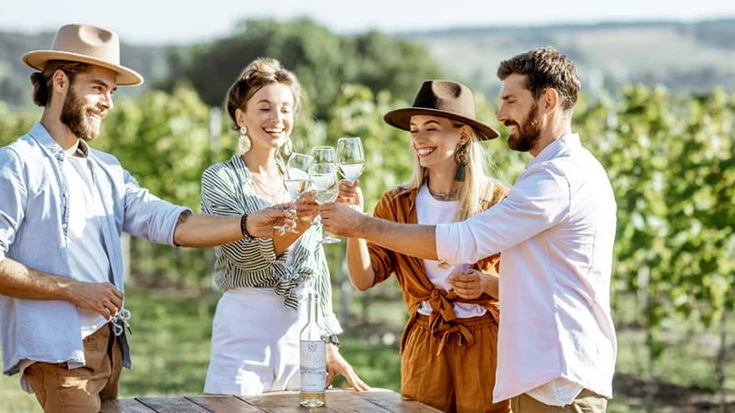 Italia autentica, lontano dal turismo di massa: le nuove preferenze di viaggio degli italiani