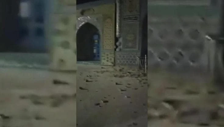 Afghanistan, terremoto magnitudo 6.3: decine le vittime. Danneggiata la storica Moschea Blu
