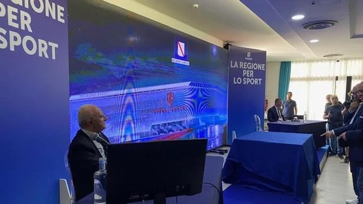 De Luca: “Continuando così credo che la Coppa America si concluderà a Poggioreale”