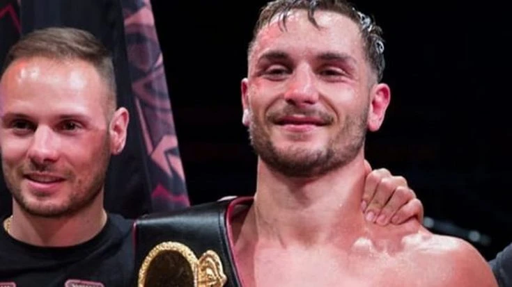 Mirko Geografo, dalla carrozzeria al ring: “Tra lavoro e sacrificio per la boxe, stasera non fallirò”. Live streaming su Repubblica dalle 20,15 due match per il titolo