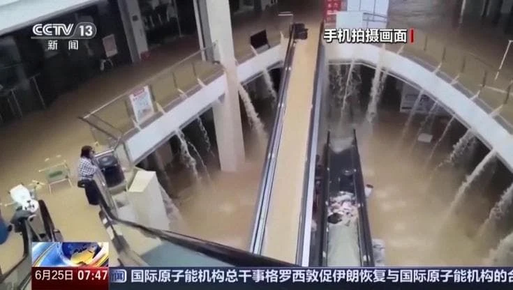 Cina, clima estremo: enormi inondazioni nel sud-ovest. Decine di migliaia gli evacuati