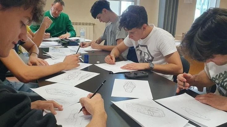 Scuola, il ministero dell’Istruzione ai prof: “Non date compiti a casa la sera per il giorno dopo”