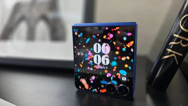 Ok Samsung, il display del Galaxy Z Flip 7 stavolta è giusto