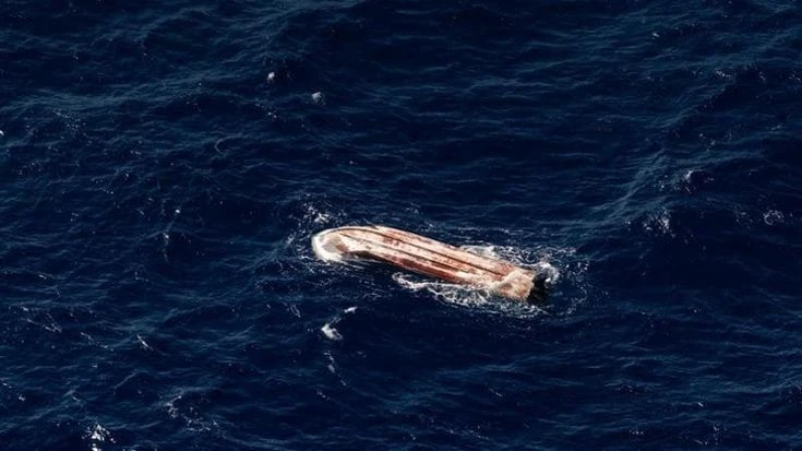 Migranti, nuovo naufragio: un morto e 22 dispersi. SeaWatch:“Le autorità rispondano delle omissioni”