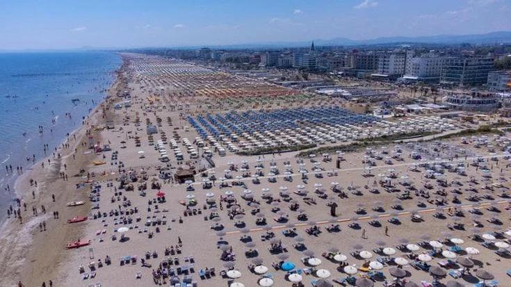 Overtourism, ecco le aree italiane più a rischio. Rimini, Venezia e Bolzano sul podio