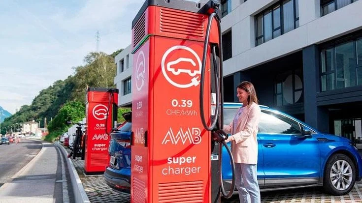 Tassare anche i veicoli elettrici? La Svizzera ci pensa. Ecco come e perché