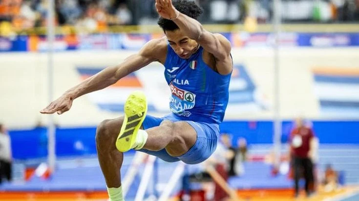 Mattia Furlani vince l’argento nel salto in lungo agli Europei indoor di atletica
