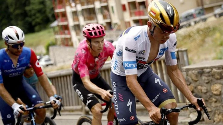 Tour, Evenepoel si ritira sul Tourmalet: era terzo in classifica e miglior giovane