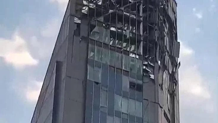 Israele attacca l'Iran, colpita la Torre di Vanak: abitazione di dirigenti e scienziati iraniani