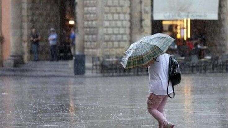 Previsioni meteo, weekend con piogge forti su Calabria, Sicilia e Sardegna. Allerta alluvioni