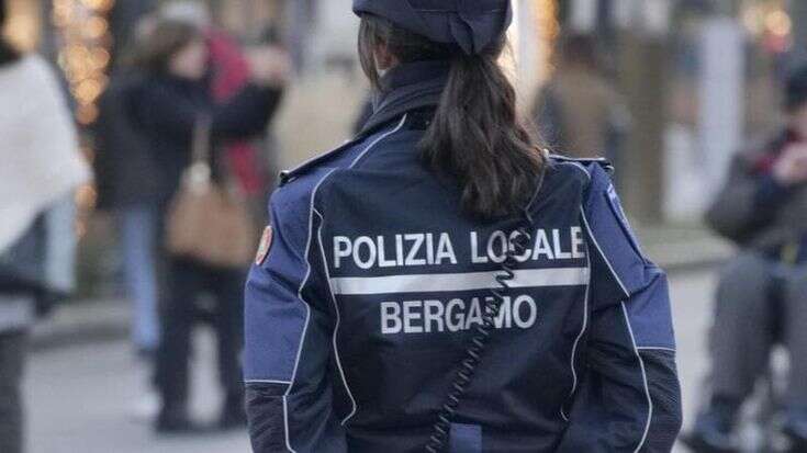 Impenna la moto per mostrare come si guida ai figli: multa da settemila euro in provincia di Bergamo