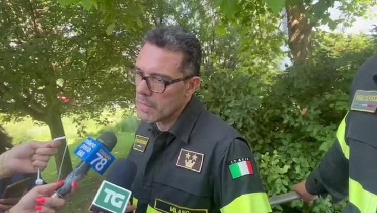 Insegna Torre Generali collassata, vigili del fuoco: 