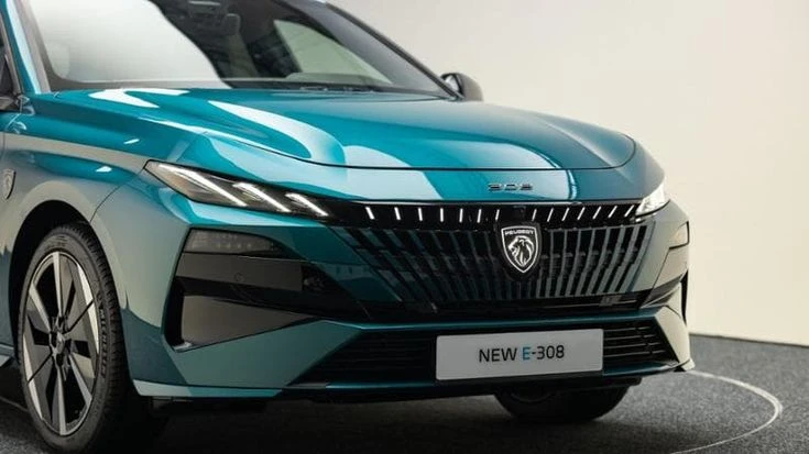 Peugeot 308, il restyling della versatilità: dall’elettrico al diesel, motori per tutti. Cosa cambia