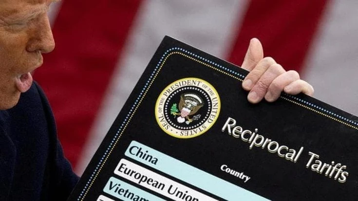 Inizia a sentirsi il peso dei dazi. E Trump attacca Powell (Dimon lo difende)