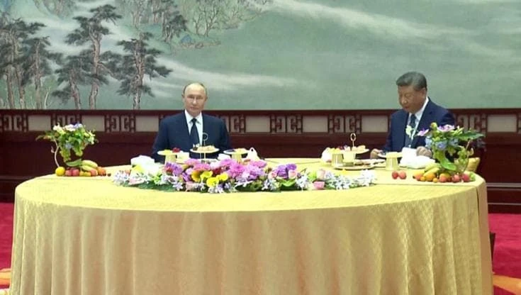 Xi e Putin a Pechino: colloqui e tè privato nella residenza presidenziale di Zhongnanhai
