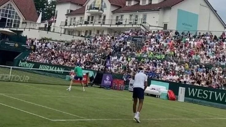 Sinner e Sonego eliminati a Halle: il doppio azzurro battuto in tre set da Khachanov e Michelsen