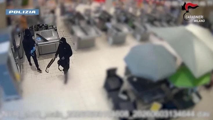 Milano, tentato omicidio e rapine con un fucile a canne mozze: due arresti