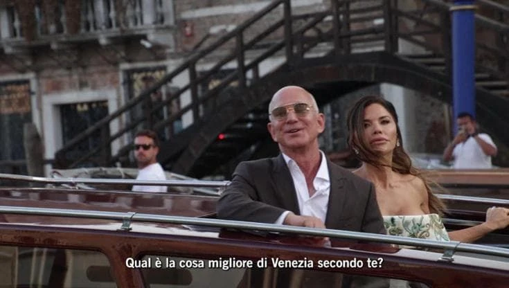 Bezos intercettato in laguna con Lauren: 