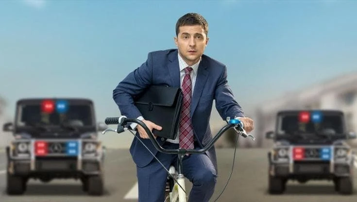 Zelensky, il clown diventato presidente. In un doc i sogni di un giovane diventato figura tragica