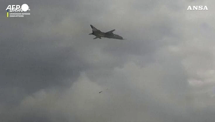 Ucraina, Kiev presenta la sua prima bomba aerea guidata: 