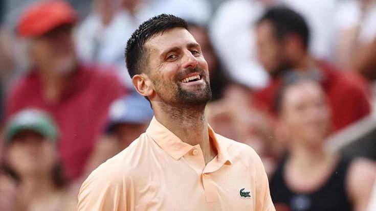 Roland Garros, Djokovic eliminato: Fonseca fa l’impresa dopo cinque ore