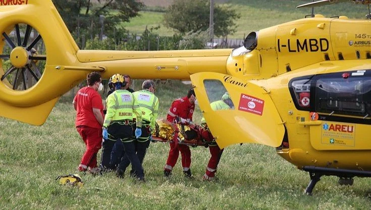 Elicottero precipita in Valtellina, morto Giovanni Murari, pilota esperto. Dava lezioni a turista 17enne, ferito grave