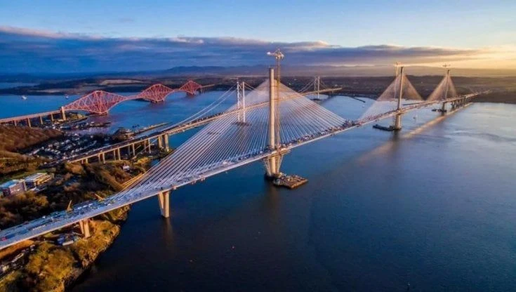 A una o a tre campate. Primo sì ai progetti per il ponte sullo Stretto