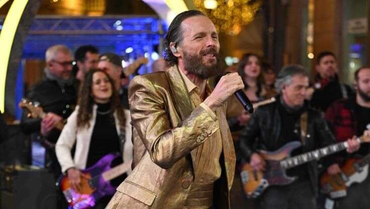 Jovanotti fa ballare l'Ariston, lo spettacolo a Sanremo di visto dall'alto