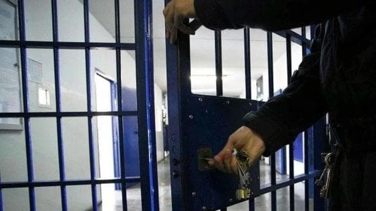 Detenuto morto per overdose a Trieste, ieri saccheggio di metadone nell’infermeria del carcere