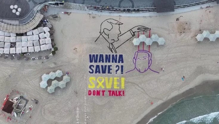 Ostaggi israeliani, grande scritta sulla spiaggia di Tel Aviv: 
