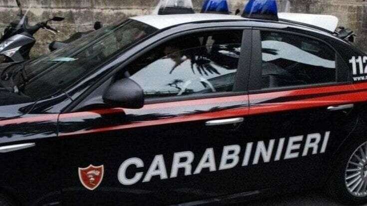 Lancia acido muriatico contro la ex e la ustiona al volto: fermato un uomo