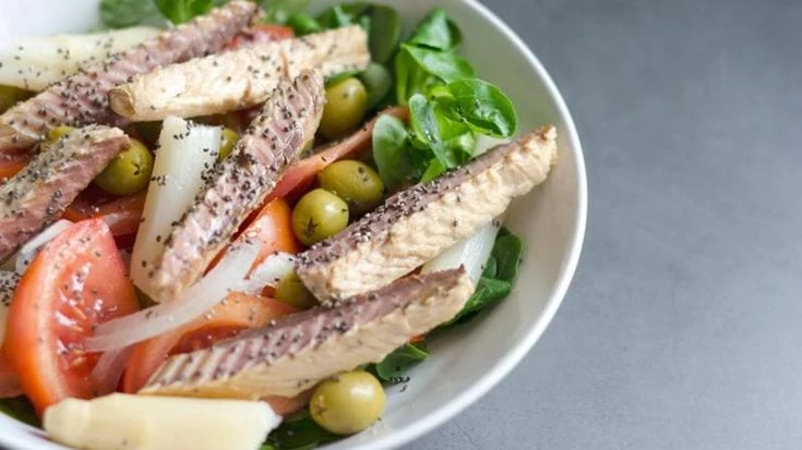 Dieta mediterranea: per 7 italiani su 10 è la più salutare, ma pochi la vivono davvero