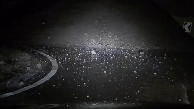 Due frane nella notte, il Passo dello Stelvio è chiuso sul versante lombardo