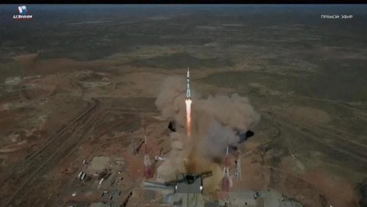 Spazio: decollata la Soyuz con a bordo un astronauta americano e due russi