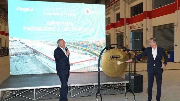 Ortomercato, inaugurato il nuovo padiglione ortofrutta grande quanto il terminal 1 di Malpensa: 102 punti vendita per diventare il city food hub più moderno d’Europa